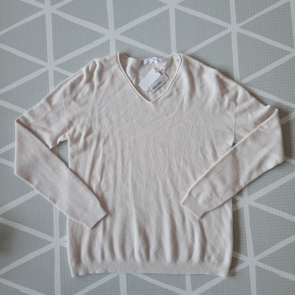 NWT 868 V-Neck Ivory Sweater - Picture 1 of 3